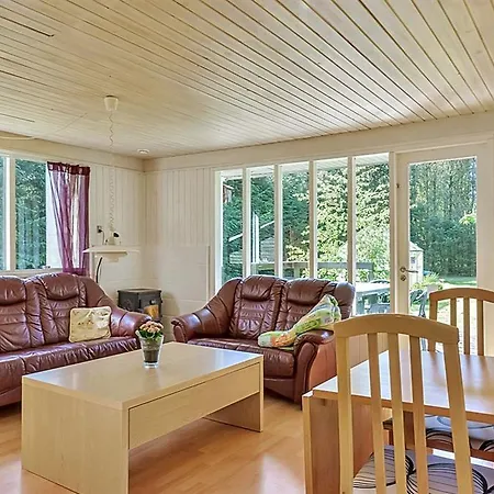 One-bedroom Holiday Engdraget 09 * Bratten Strand
